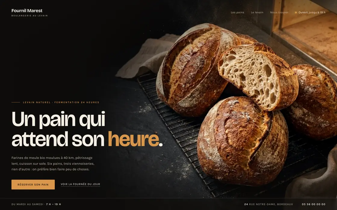 Maquette : page d’accueil d’un fournil, pains au levain sortis du four.
