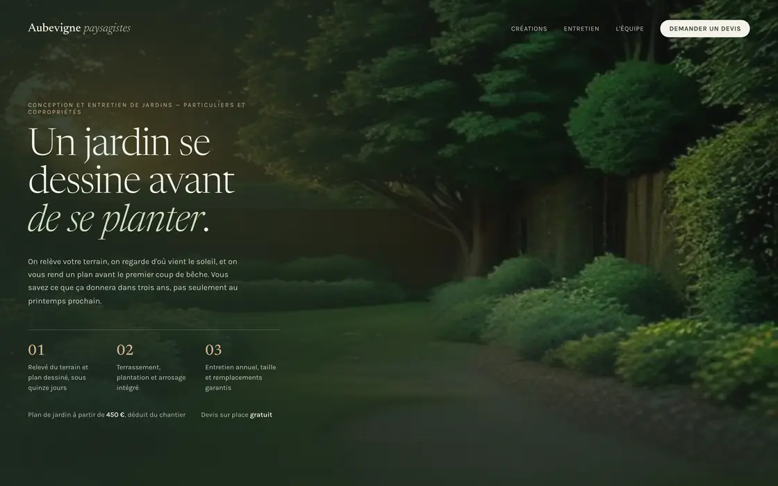 Maquette : page d’accueil d’un paysagiste, jardin taillé à la lumière du soir en pleine page.
